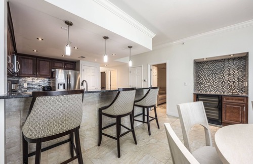 Crystal Shores Condominio | Inn at Crystal Beach 307 Luxury Beachfront Condo