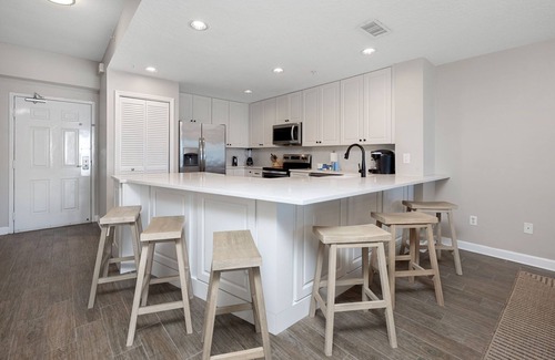 Clipper Cove Condominio | The Inn At Crystal Beach # 702: condominio de 4 dormitorios / 4 baños en Destin, capacidad para 12