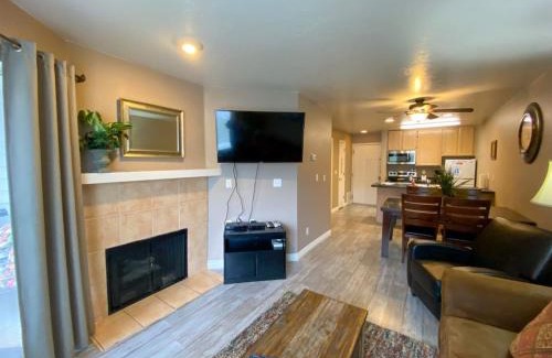 Harbor Village Casa | Inn Building Condo 110 (Pet friendly, free Wi-Fi)