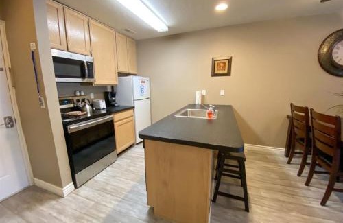 Harbor Village Casa | Inn Building Condo 110 (Pet friendly, free Wi-Fi)