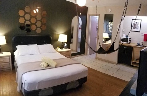 Harbordale Casa | Inn Leather Guest House - Male Only LGBT