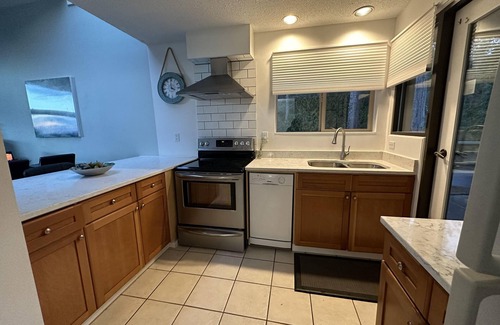 Regional District of Nanaimo Condominio | FRENTE AL MAR con impresionantes vistas ~ Inn of the Sea ~ Oceanside Pool & Hot Tub