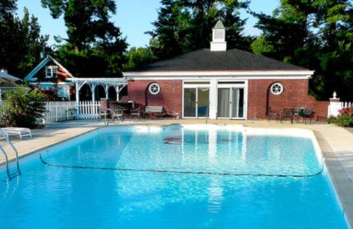 Excelsior Springs Cama Y Desayuno | Inn on Crescent Lake B&B