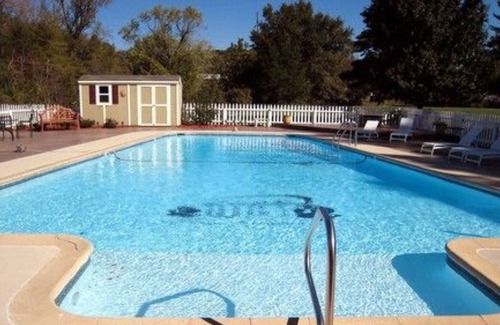 Excelsior Springs Cama Y Desayuno | Inn on Crescent Lake B&B
