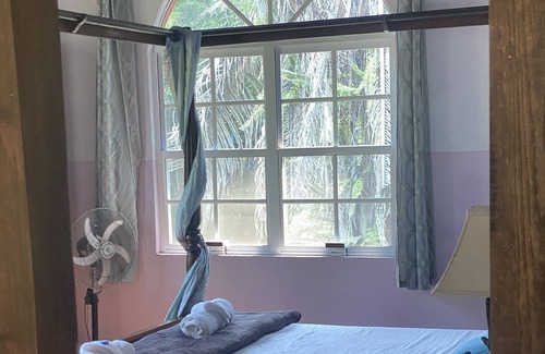 Negroman Cabina | Inn The Bush Jungle Lodge