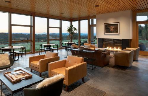 Carlton Casa | Inn the Ground