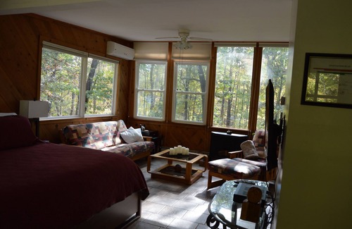 Hyde Park Cama Y Desayuno | Inn the Woods Bed and Breakfast
