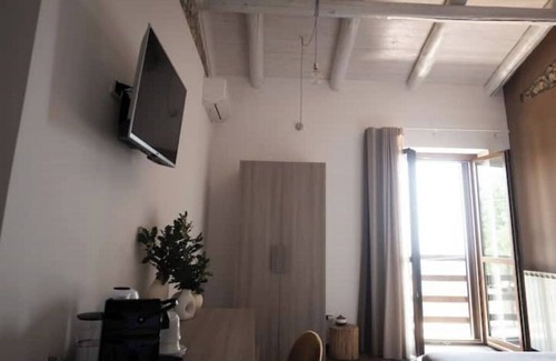 Mammola Cama Y Desayuno | Inn with Spectacular View - La Quercia