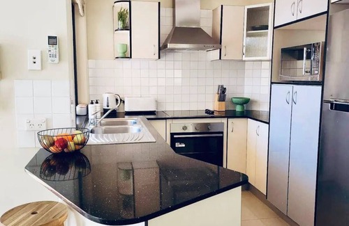 Carina Casa | Inner City 3 Bedroom 2.5 Bath Parking Wifi