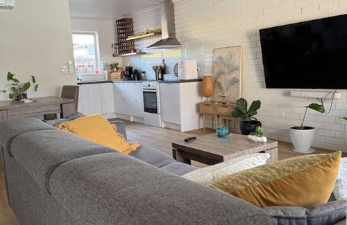 Belmont Casa | Inner City Cozy Retreat Near Geelong CBD