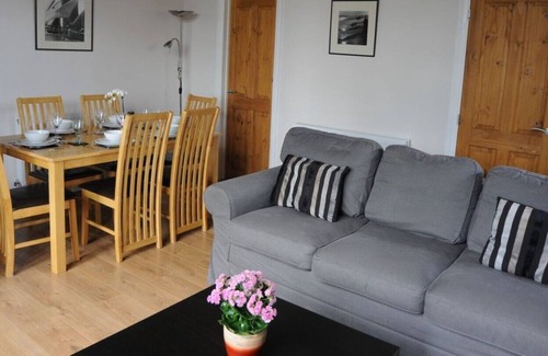 Sutton Valence Cabaña | Innishfree Sleeps4 (2 dormitorios y opción de sofá cama)