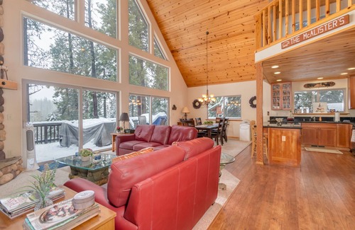 Arnold Cabina | Innsbruk Chalet- Cozy Mountain Retreat