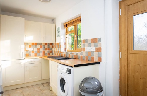 Gloucester Casa | Innsworth House - Gloucester 4 Bed Home - Parking - Garden