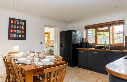 Gloucester Casa | Innsworth House - Gloucester 4 Bed Home - Parking - Garden