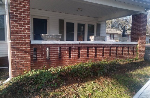 Shelby Casa | Inntownsuites- 2300 sq. ft. house, large rooms, Walking distance to restaurants.