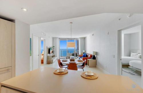 Hollywood South Central Beach Apartamento | Insane Ocean View Balcony Beachfront Condo Pool