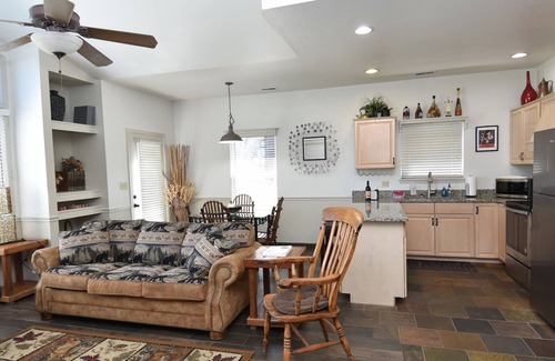 Camdenton Cabaña | Inside the Premier Old Kinderhook Golf Resort, Pet Friendly and Free Kayaking!