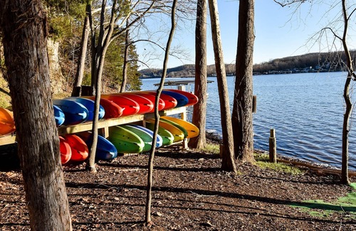 Camdenton Cabaña | Inside the Premier Old Kinderhook Golf Resort, Pet Friendly and Free Kayaking!