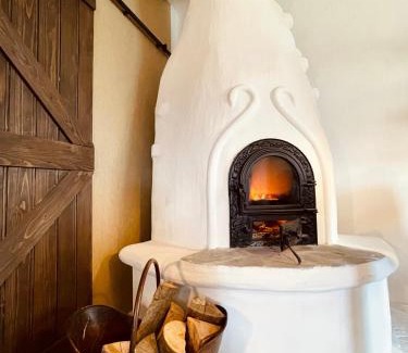 Bezdead Cama Y Desayuno | Inside, The Village- Atelier