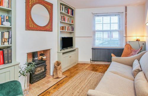 Cowes Casa | Insignia