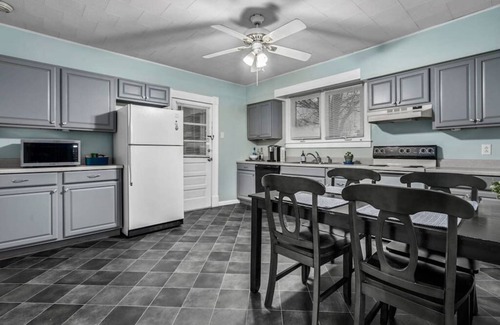 Xenia Casa | The Union Art Cottage