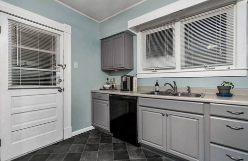 Xenia Casa | The Union Art Cottage