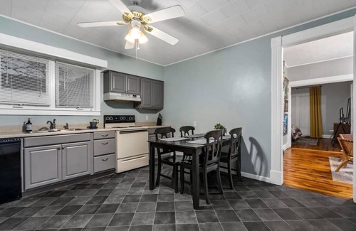Xenia Casa | The Union Art Cottage