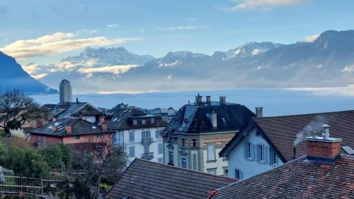 Veytaux Casa | Inspiration room, lake, mountains, balcony in Montreux city center