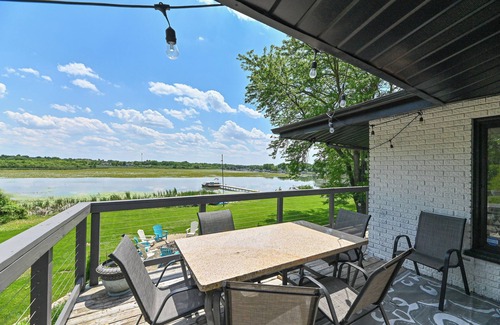 Delavan Casa | Inspirational nature backdrop. End of the road beside the woods.