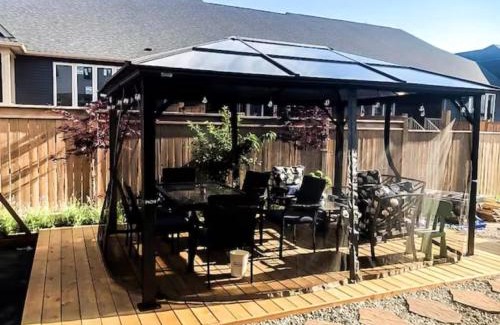 Niagara Falls Casa | Inspired Stay close to Niagara *4B & 2King Beds*