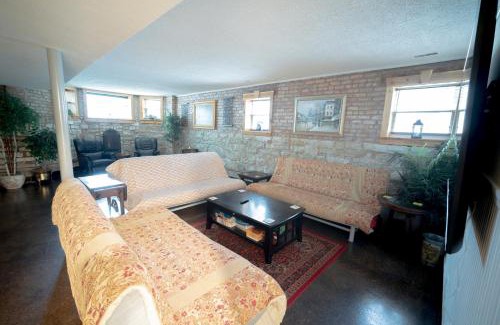 Lake View East Apartamento | Inspiring Grotto Sleeps 10-20 Free TV & Parking