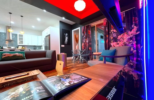 MLK Casa | Insta-worthy Funky Palace in East Austin