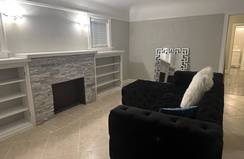 San Bernardino Casa | Insta-Worthy! Just Remodeled! Private Home! Luxurious & Brand New