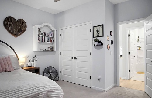Moncks Corner Casa | Insta Worthy Pet Friendly 6 Bed Near Charleston Home With Fishing Pond Access