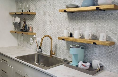 Little Woods Casa | Instagrammable Hip-Hop Haven