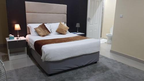 Blantyre Apartamento | InstaHomes by Tru - Hillside Suite