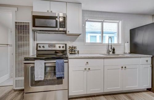 Central Colorado Springs Casa | Institute Charm - Near Hotspots King Sleek Studio