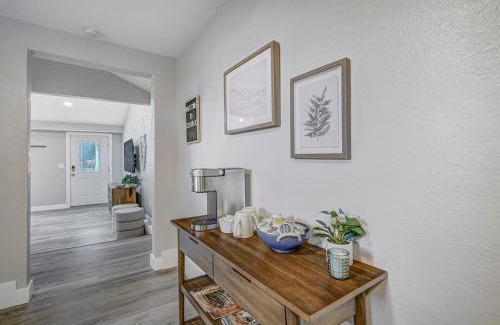 Central Colorado Springs Casa | Institute Charm - Near Hotspots King Sleek Studio