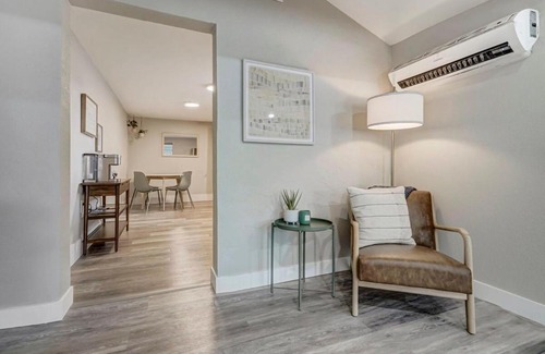 Central Colorado Springs Casa | Institute Charm - Near Hotspots King Sleek Studio