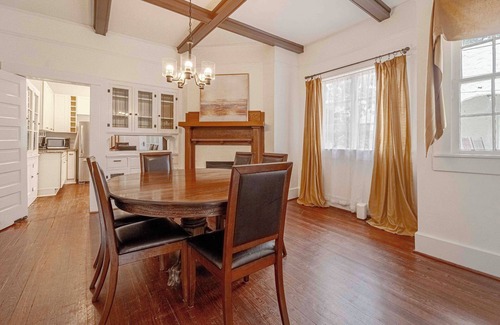 Summerville Casa | Insurance 5 Bdrms 2 Kitchens 2 Laundry Fenced In Yard & More - Big Bungalow