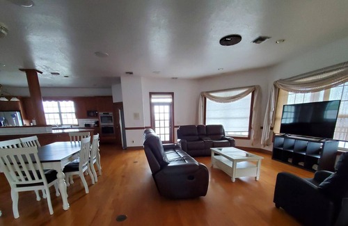 Tropic Casa | Inter-Coastal with pool Large Kitchen 3BR sleeps 13