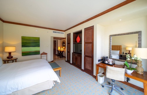 Escazú Hotel | InterContinental Costa Rica at Multiplaza Mall by IHG