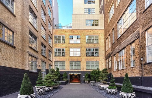 Carnaby Apartamento | Interior Designed Soho Loft Apartment