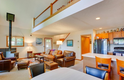 Interlochen Casa | Lakefront Interlochen Home w / Deck, Fire Pit & Dock