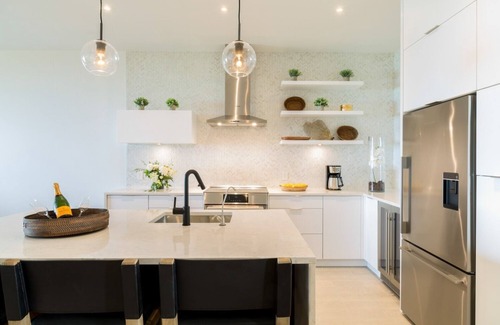 Long Bay Hills Complejo | Intimate 1 bedroom terrace ideal for a romantic stay!