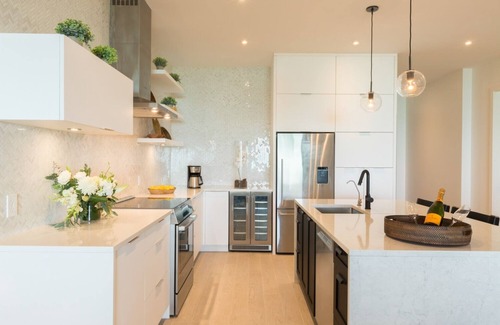 Long Bay Hills Complejo | Intimate 1 bedroom terrace ideal for a romantic stay!