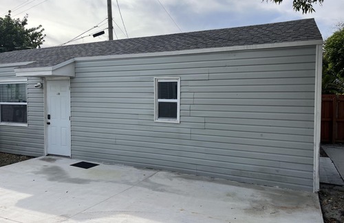 Parker Ridge Cabaña | Intimate Cottage Close to Downtown and Beaches