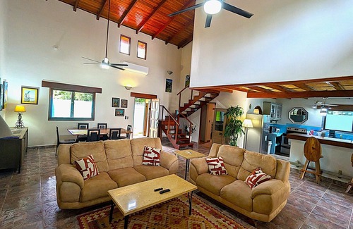 Barrio Las Parcelas Apartamento | Intimate Earthy Vibe - Room in a Tropical Paradise