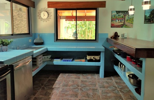 Barrio Las Parcelas Apartamento | Intimate Earthy Vibe - Room in a Tropical Paradise