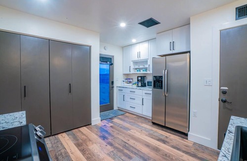 Lake Havasu City Casa | Intimate retreat for two with star gazing from the spa.